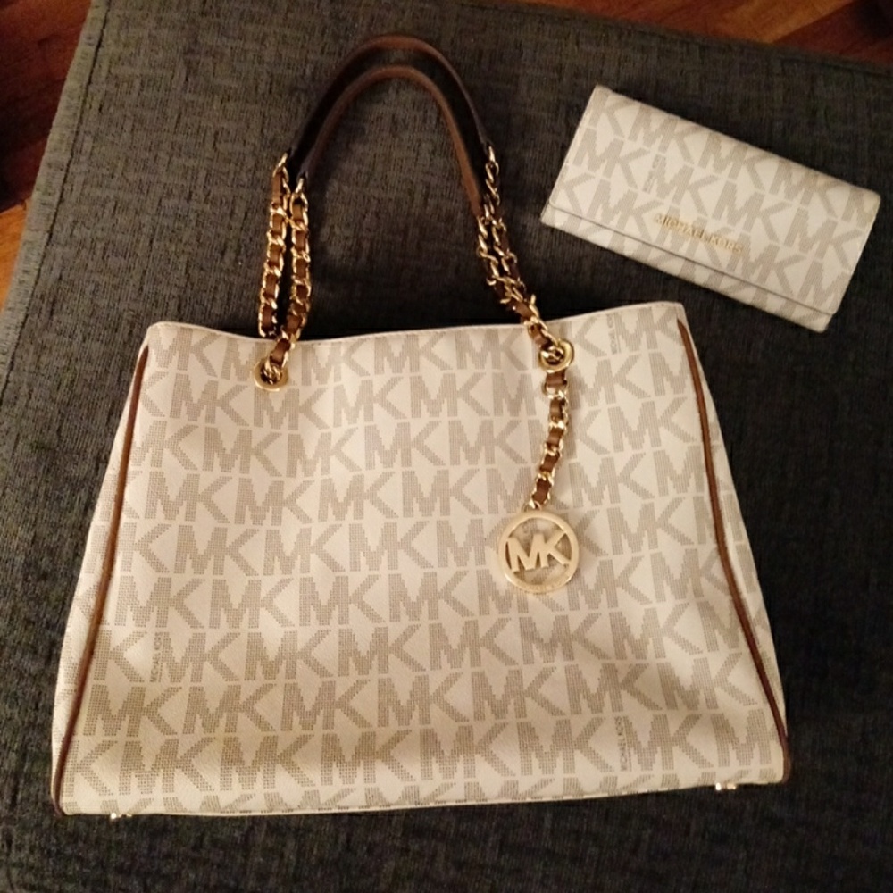 Sold× Michael Kors handbag wallet set